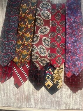 Assorted Men's Patterned Necktie Collection. Most 100% silk. Set of 10